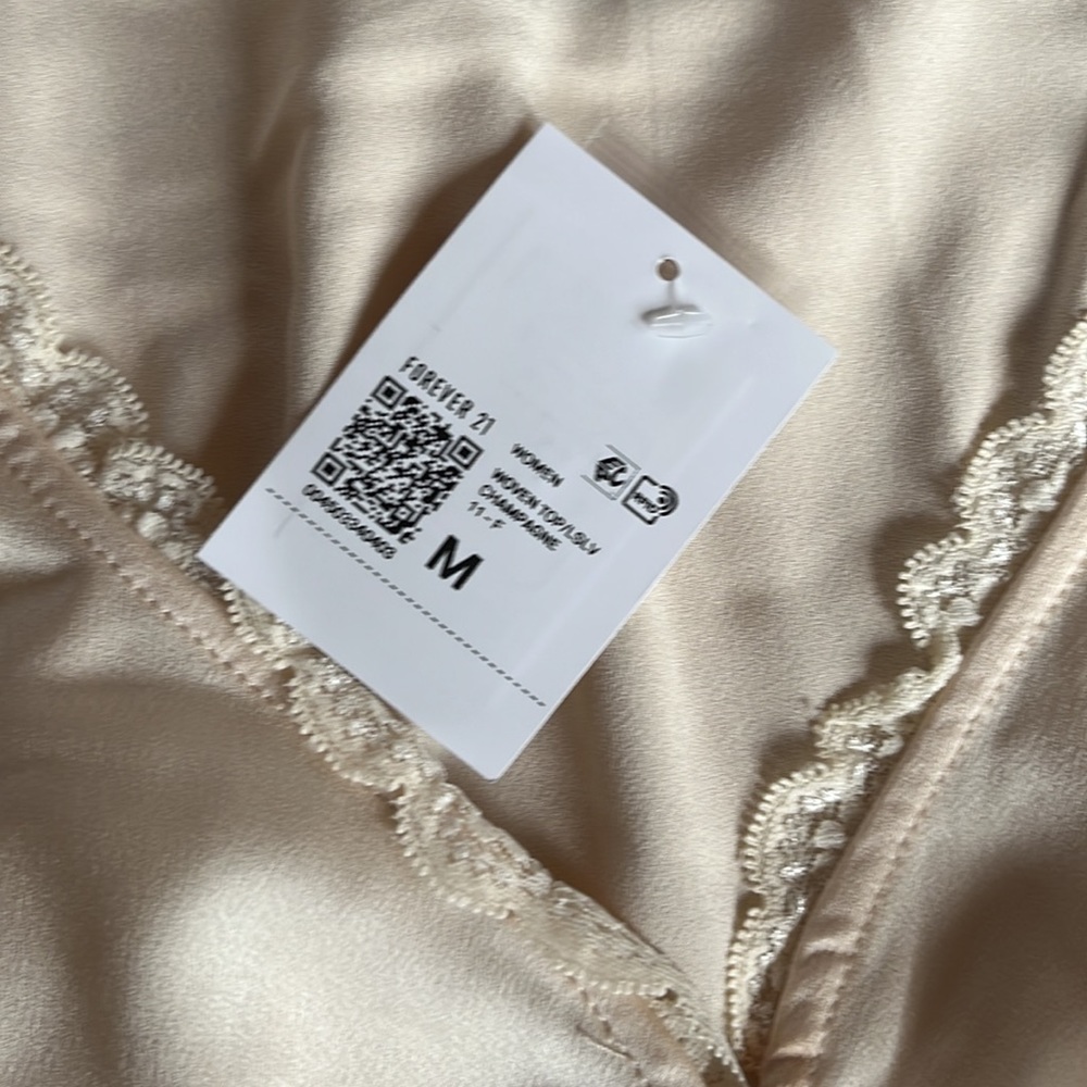 Forever 21 Shirred Lace Trim Top - Picture 4 of 4